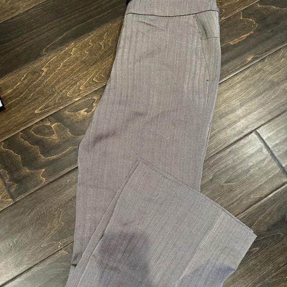 BCBG brown chevron stripe trousers 🤎 - Picture 1 of 5